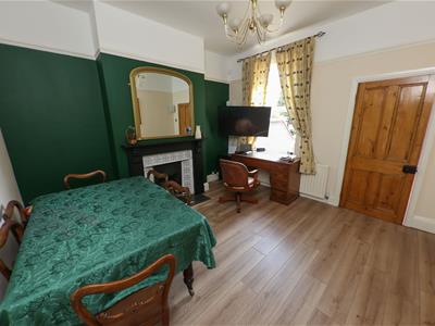 Picture 4